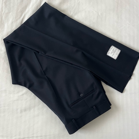 Jos. A. Bank Suit - Traveler’s Collection - Tailored fit - Picture 9 of 12